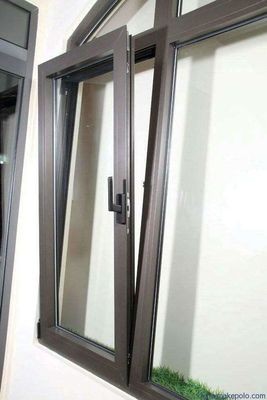 طبقة مخصصة من الزجاجات الأسفل المعلقة