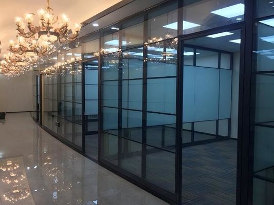 حماية فعالة من الأشعة فوق البنفسجية وألواح زجاجية صوتية مطلية صديقة للبيئة لتحسين الأداء الصوتي